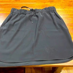 Lulu lemon black skirt